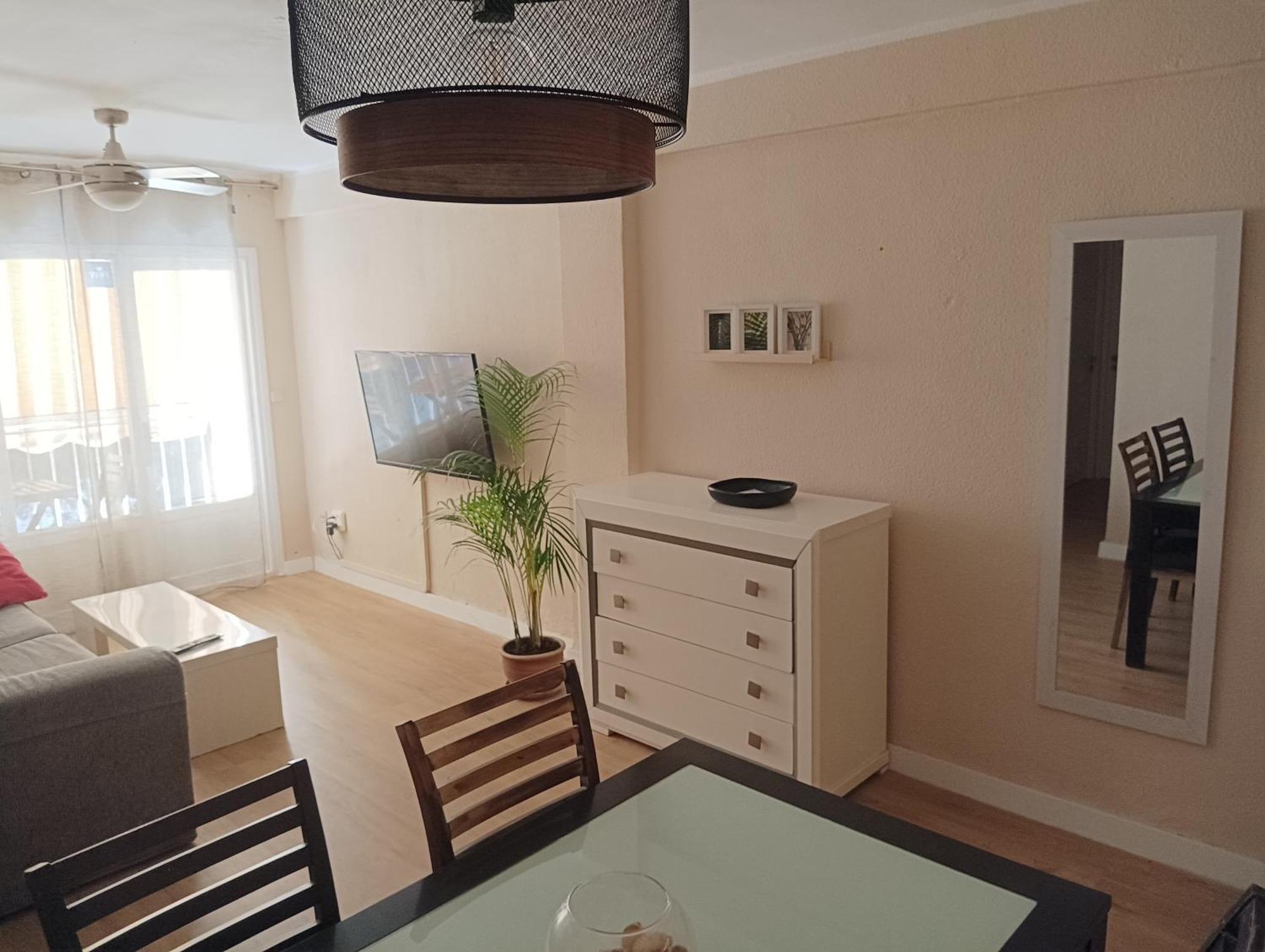 Habitaciones En Apartamento Compartido Delicias Room Cerca Del Mar, Aeropuerto, Ave Y Metro Malaga Ngoại thất bức ảnh